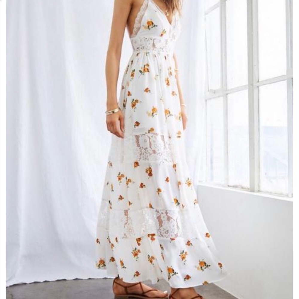 Tiered lace floral dress